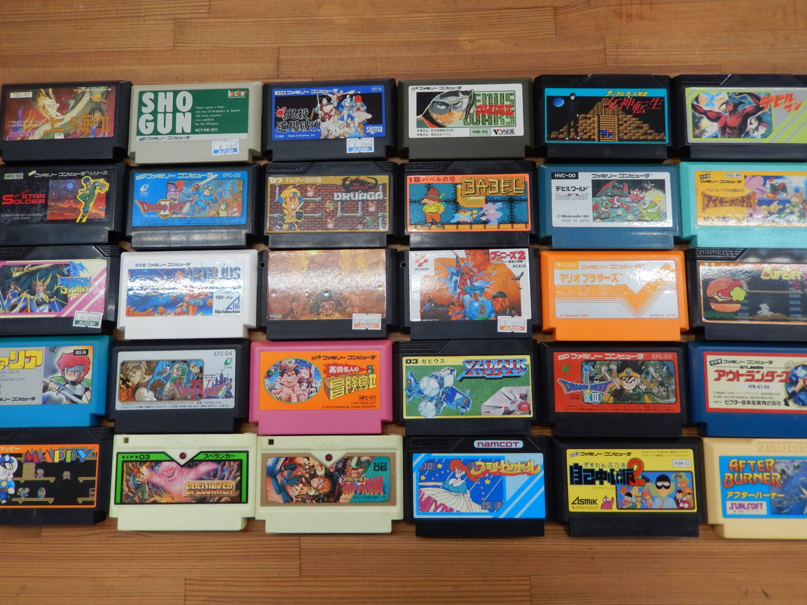 ファミコンのカセット